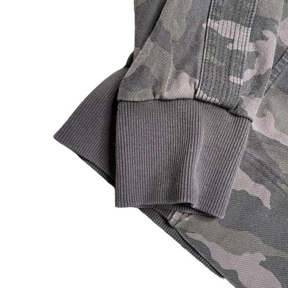 ATHLETA Farallon Camo Sweatshirt Size Medium - Picture 5 of 7